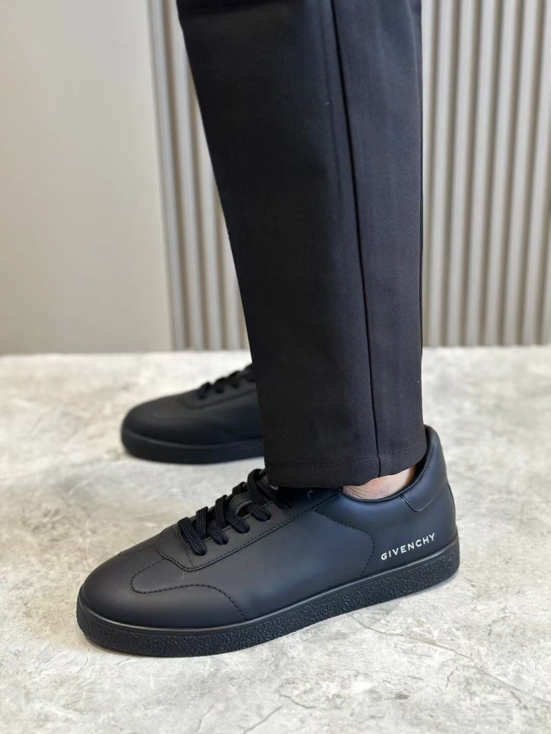 Givenchy Sneakers